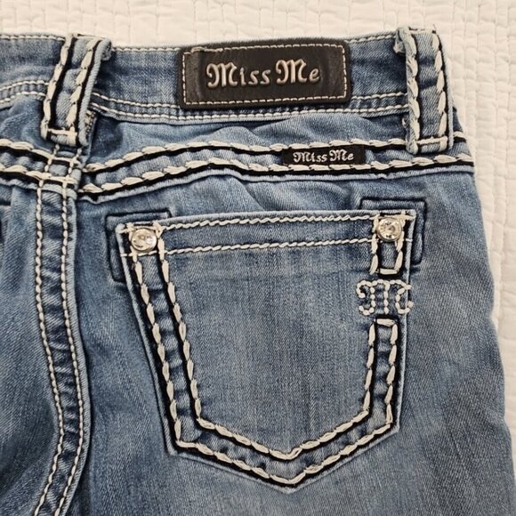 Miss Me Women’s Jeans Size 25 Signature Rise Boot Cut Denim Rhinestone Contrast - Picture 14 of 16